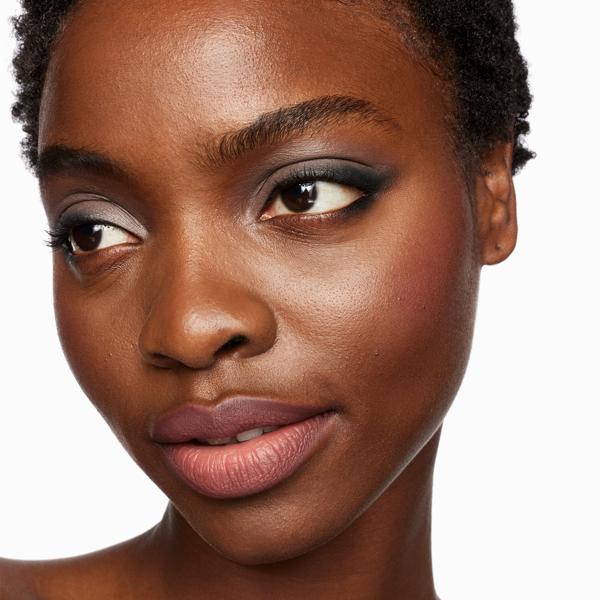sam_chapman_wondercolour_soft_matte_liquid_lipstick_jude_72450_CSL_model_3_WEB