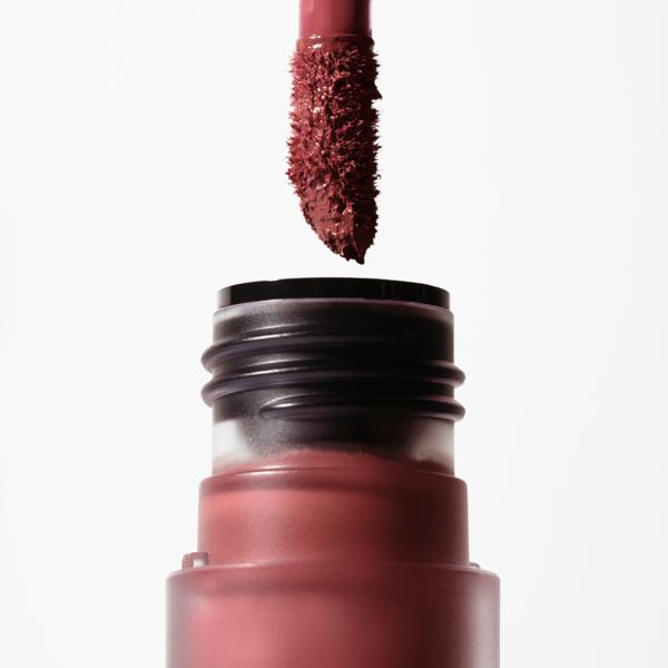 sam_chapman_wondercolour_soft_matte_liquid_lipstick_rosa_78476_CSL_macro_1_WEB
