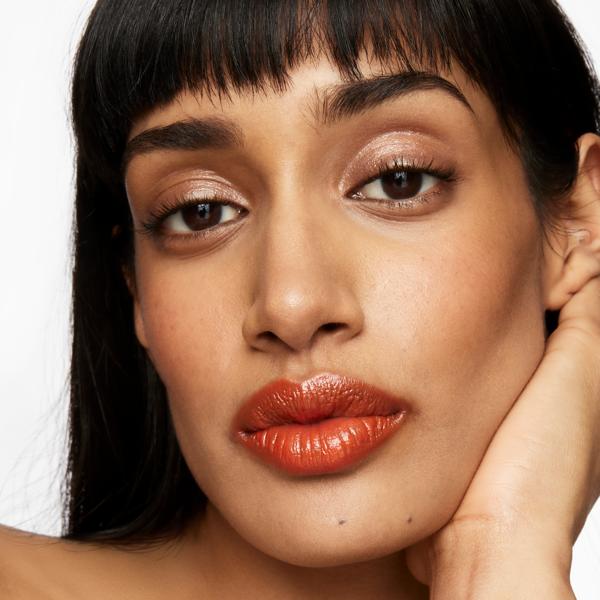 shine_up_lip_colour_balm_fresh_squeeze_197995_CSL_model_4_WEB
