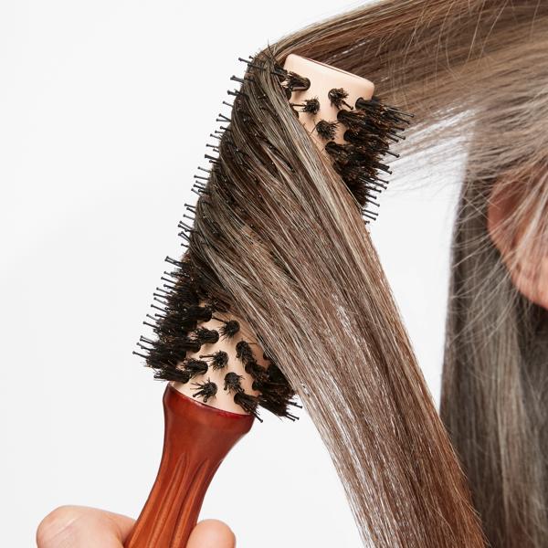 super_healthy_hair_pro_dry_barrel_brush_27mm_197827_CSL_model_WEB