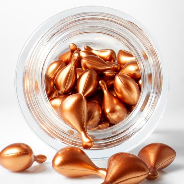 superactive_capsules_extreme_30%_vitamin_c_serum_60554_CSL_macro_WEB