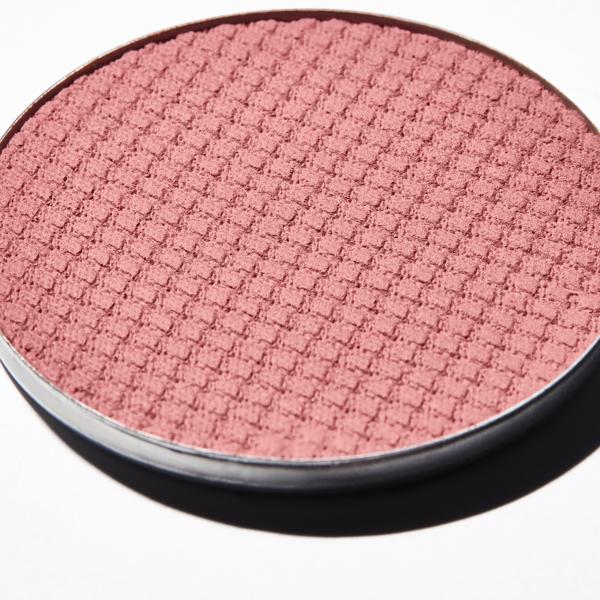 supercheek_vitamin_powder_blush_currant_mood_71040_CSL_macro_WEB