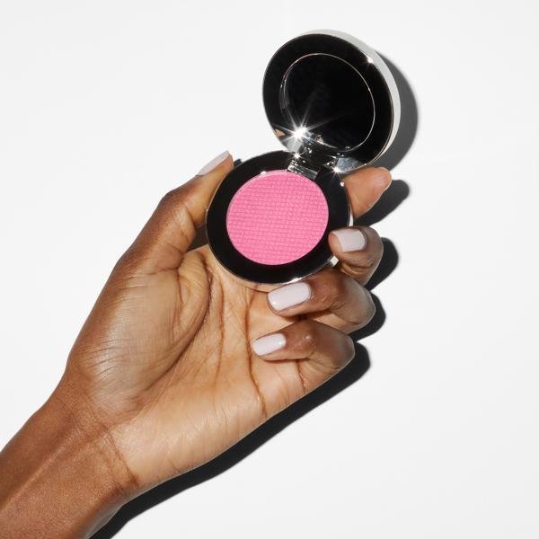 supercheek_vitamin_powder_blush_electric_valentine_71057_CSL_handmodel_1_WEB