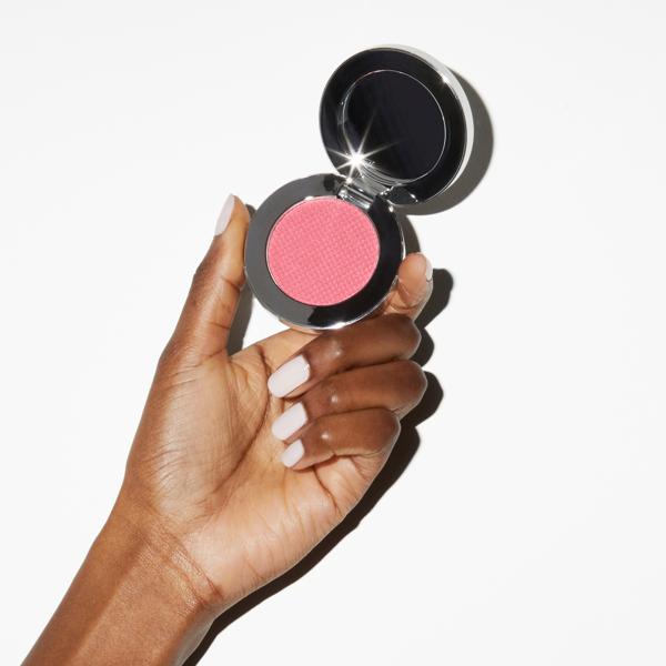 supercheek_vitamin_powder_blush_once_upon_a_pink_71033_CSL_handmodel_1_WEB