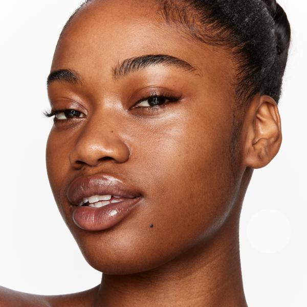 superluminous_serum_concealer_deep_70883_CSL_model_athena_2_WEB