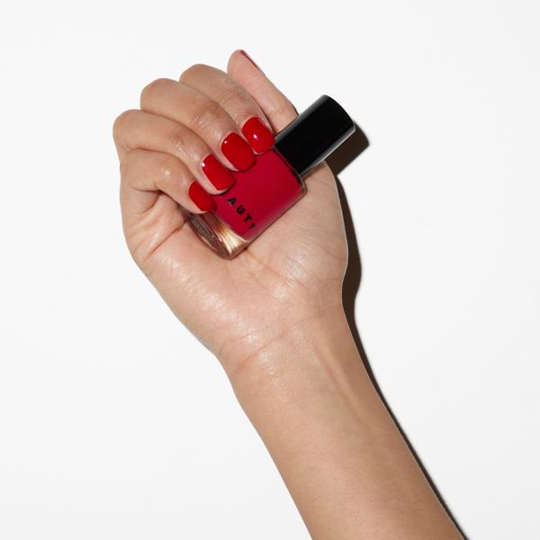wondercolour_nail_polish_piquante_197049_CSL_handmodel_2_WEB