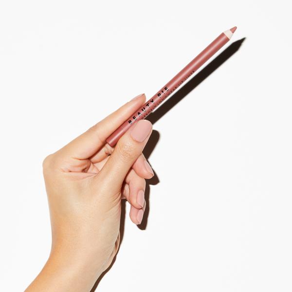 wondergel_longwear_lip_liner_vanilla_nude_199906_handmodel_WEB