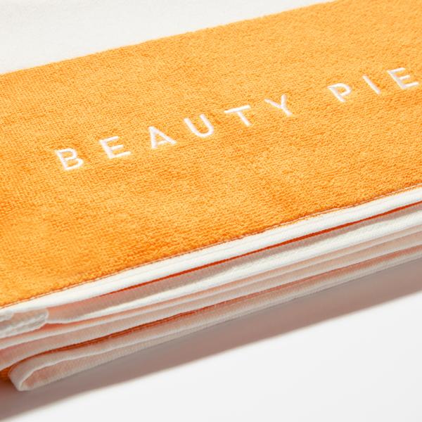 yellow_white_striped_beach_towel_61810_CSL_macro_WEB